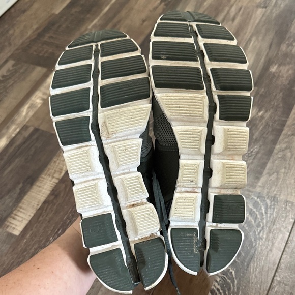 On Running Women's Green and Gray Athletic Shoes - Picture 4 of 5